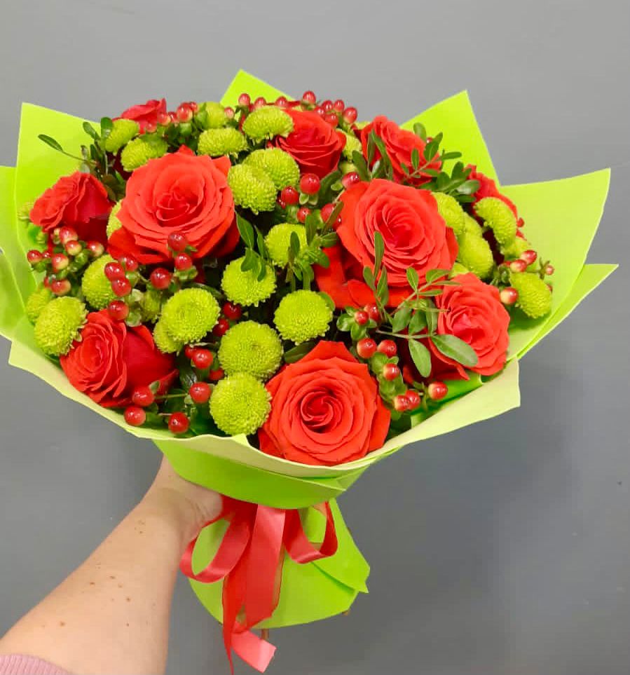 Букет цветов из: Хризантемы и Розы в Златоусте