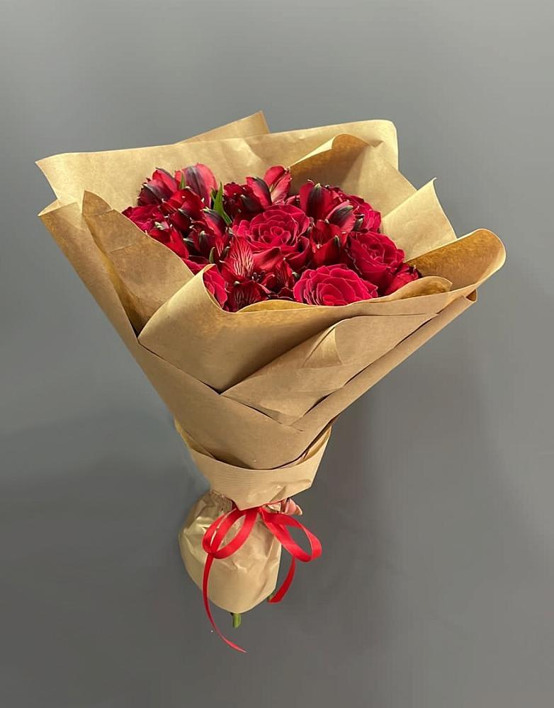 Букет цветов из: Альстромерии и Розы в Златоусте