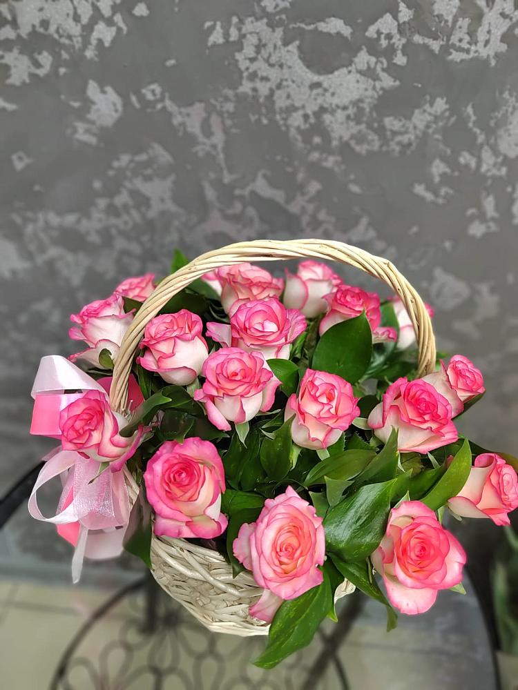Цветочная композиция из Розы в корзине в Златоусте