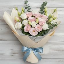 Букет цветов из:  Лизиантусы в Златоусте