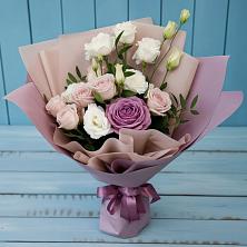Букет цветов из:  Розы и Лизиантусы в Златоусте