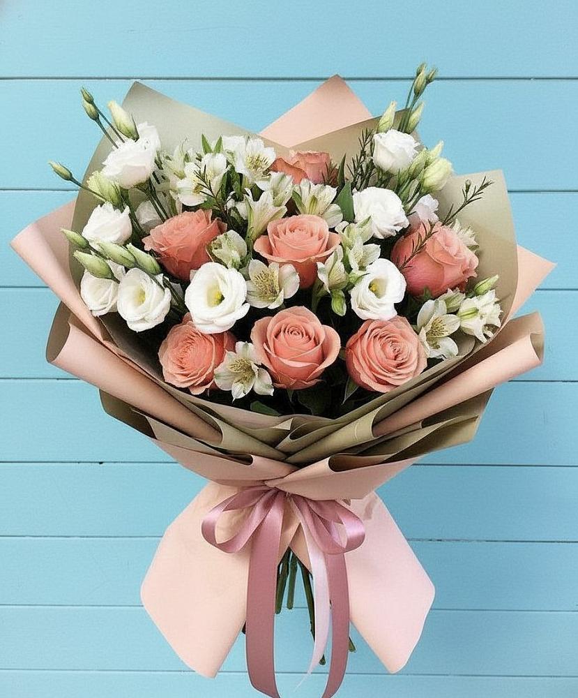 Букет цветов из: Розы, Альстромерии и Лизиантусы в Златоусте