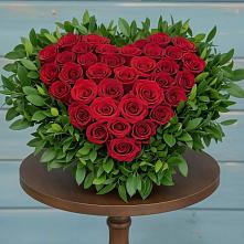 Цветочная композиция из Розы в виде сердца в Златоусте