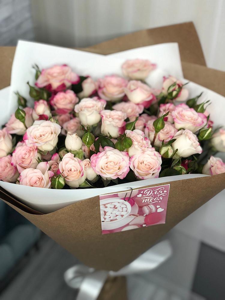 Букет цветов из: Розы в Златоусте