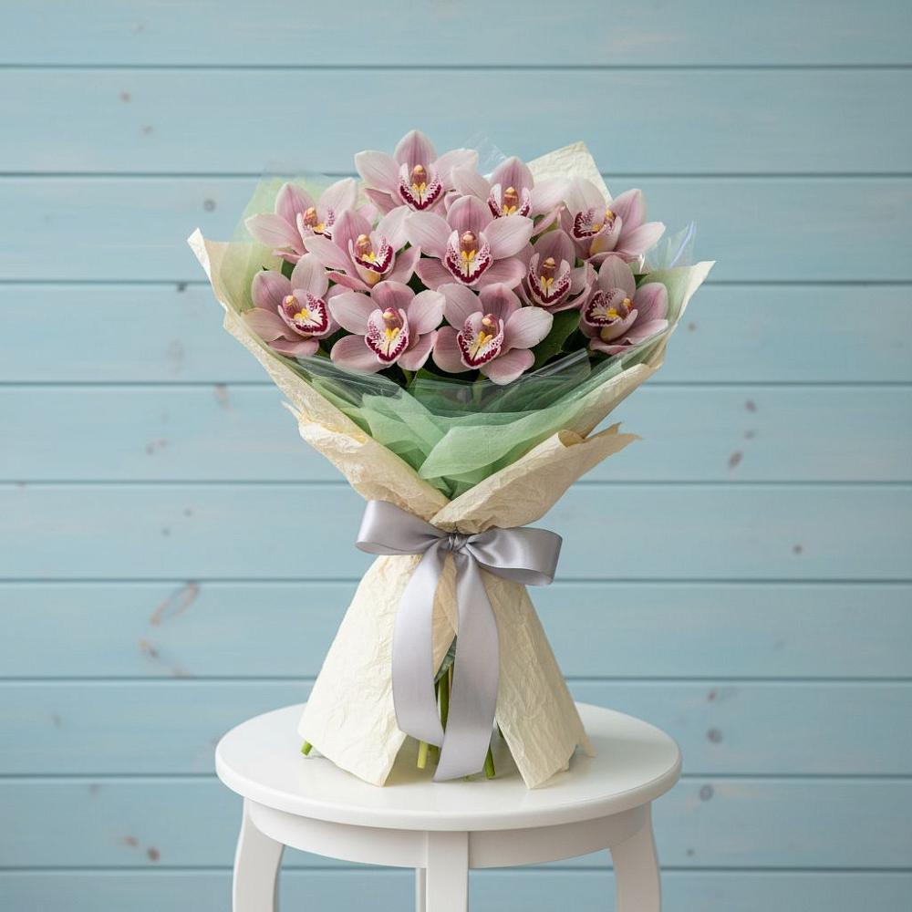 Букет цветов из: Орхидеи и Розы в Златоусте