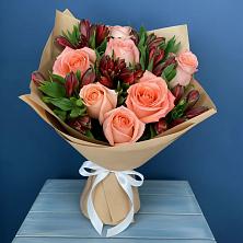Букет цветов из:  Розы и Альстромерии в Златоусте