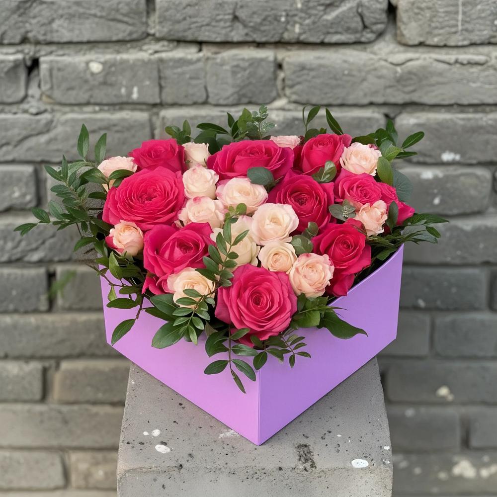 Цветочная композиция из Розы в коробке в Златоусте