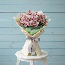 Букет цветов из:  Орхидеи и Розы в Златоусте