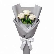 Букет 3 белые розы в Златоусте