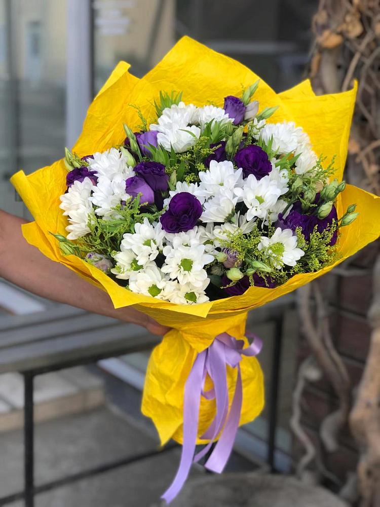 Букет цветов из: Ирисы, Хризантемы и Ромашки в Златоусте