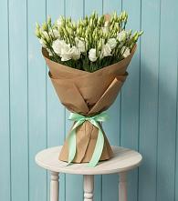 Букет цветов из:  Лизиантусы в Златоусте