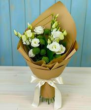 Букет цветов из:  Хризантемы и Лизиантусы в Златоусте