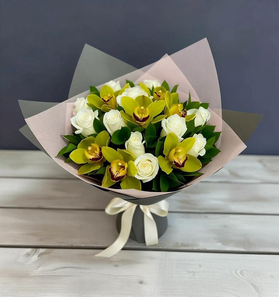 Букет цветов из: Орхидеи и Розы в Златоусте