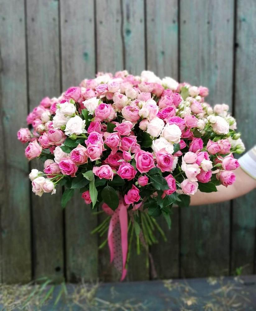 Букет Розовые кустовые розы Натали и Лав Лидия в Златоусте