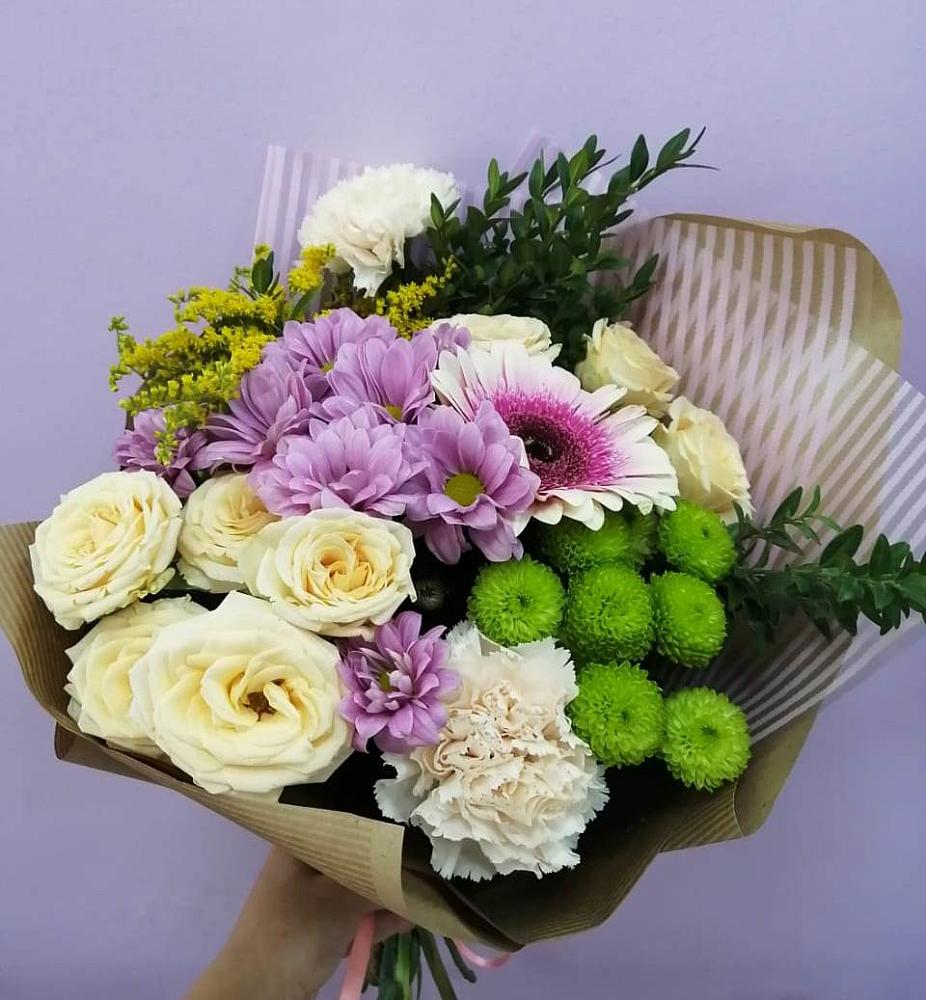 Букет цветов из: Хризантемы, Розы, Гвоздики и Герберы в Златоусте