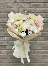 Букет цветов из:  Гвоздики, Розы, Лизиантусы и Хризантемы в Златоусте