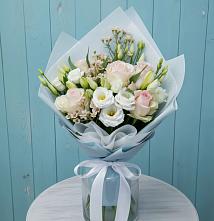 Букет цветов из:  Розы и Лизиантусы в Златоусте