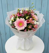Букет цветов из:  Герберы, Альстромерии и Лизиантусы в Златоусте