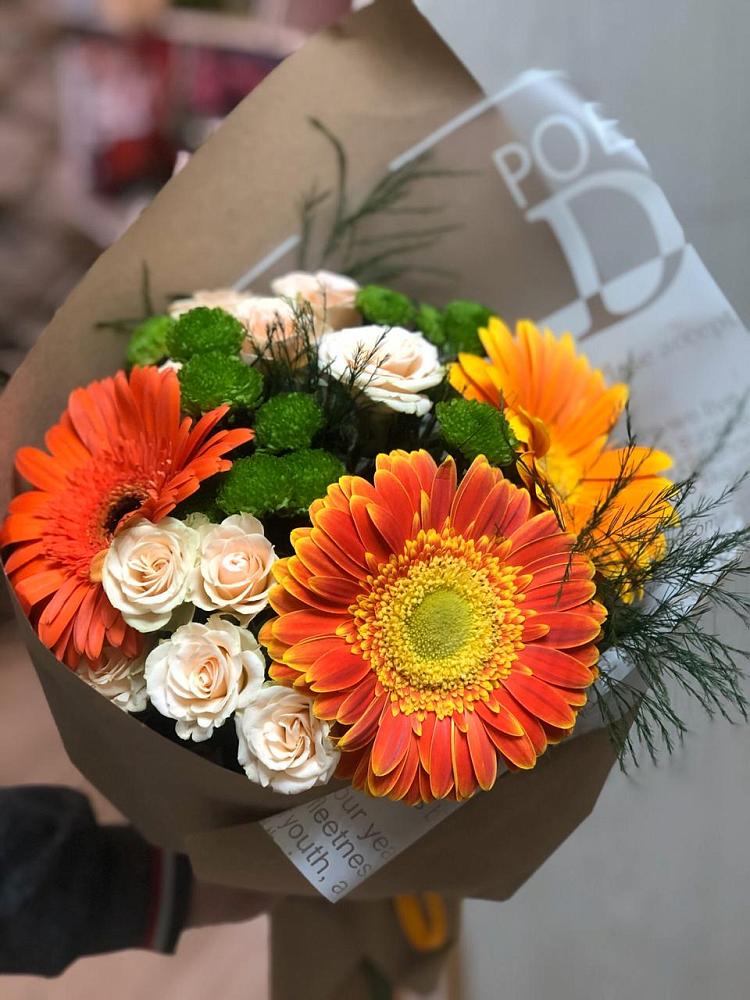 Букет цветов из: Герберы, Хризантемы и Розы в Златоусте