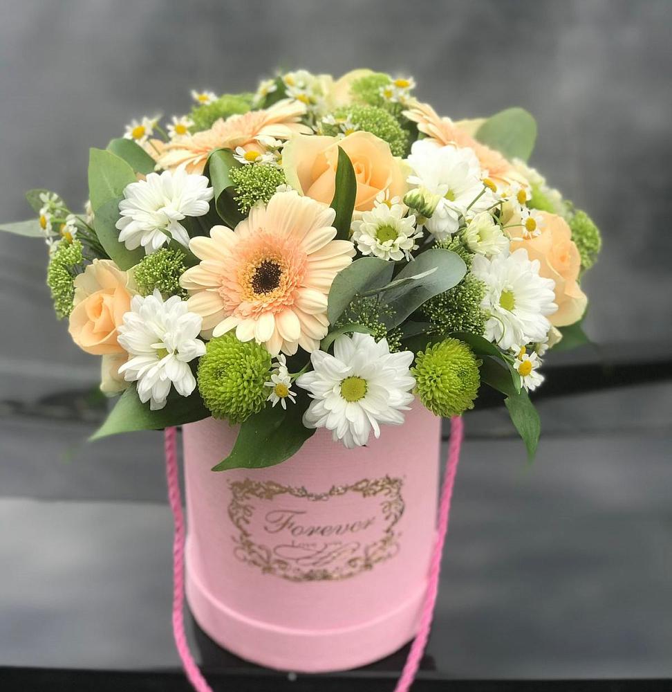 Цветочная композиция из Розы, Герберы и Хризантемы в шляпной коробке в Златоусте