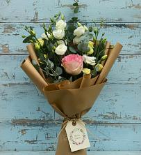 Букет цветов из:  Розы и Лизиантусы в Златоусте