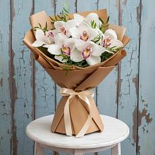 Букет цветов из:  Орхидеи и Розы в Златоусте